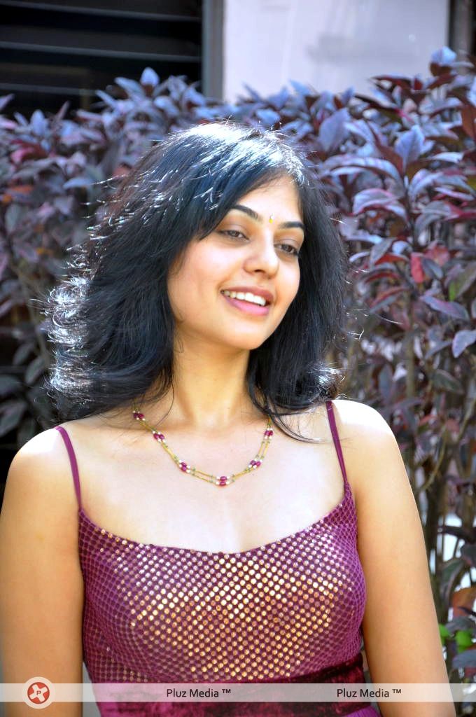 Bindu Madhavi Hot in Pink Gown Dress - Pictures | Picture 120925